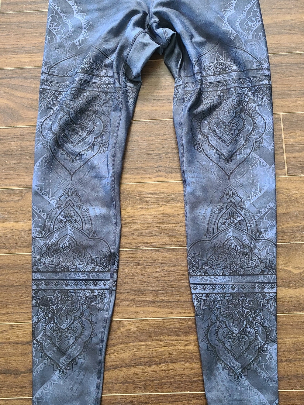 Women's Gray Mandala-Print Leggings (FLY)
